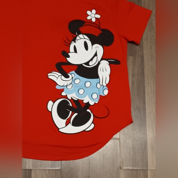 𝑫𝑰𝑺𝑵𝑬𝒀 𝑴𝒊𝒄𝒌𝒆𝒚/𝑴𝒊𝒏𝒏𝒊𝒆 𝑮𝒓𝒂𝒑𝒉𝒊𝒄 𝑹𝒆𝒅 𝑻𝒐𝒑 - Picture 6 of 10